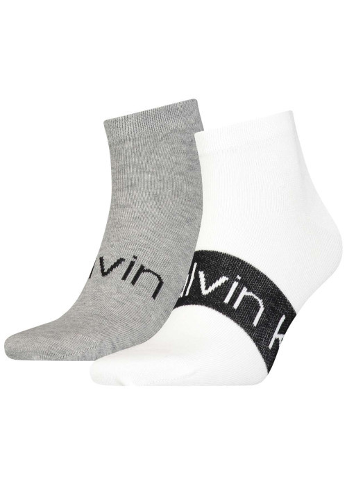 Lot de 2 paires de chaussettes mi-hautes grises et blanches avec inscription Calvin Klein pour homme