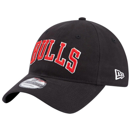 Casquette noire unie avec coupe dad cap et une...