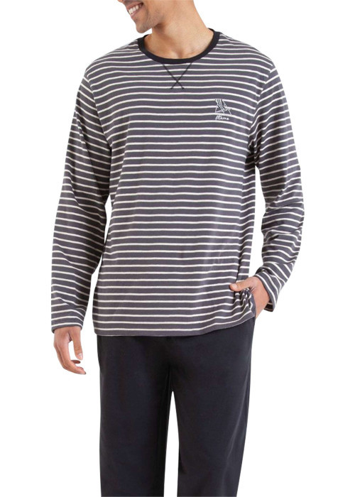 Pyjama long en coton gris rayé avec une coupe fermée et un col rond