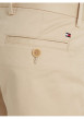 Thumbnail Short en coton régénératif beige uni avec une coupe chino et poches latérales - Image 3