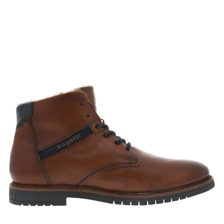 Bottines en cuir cognac à semelle à talon plat...