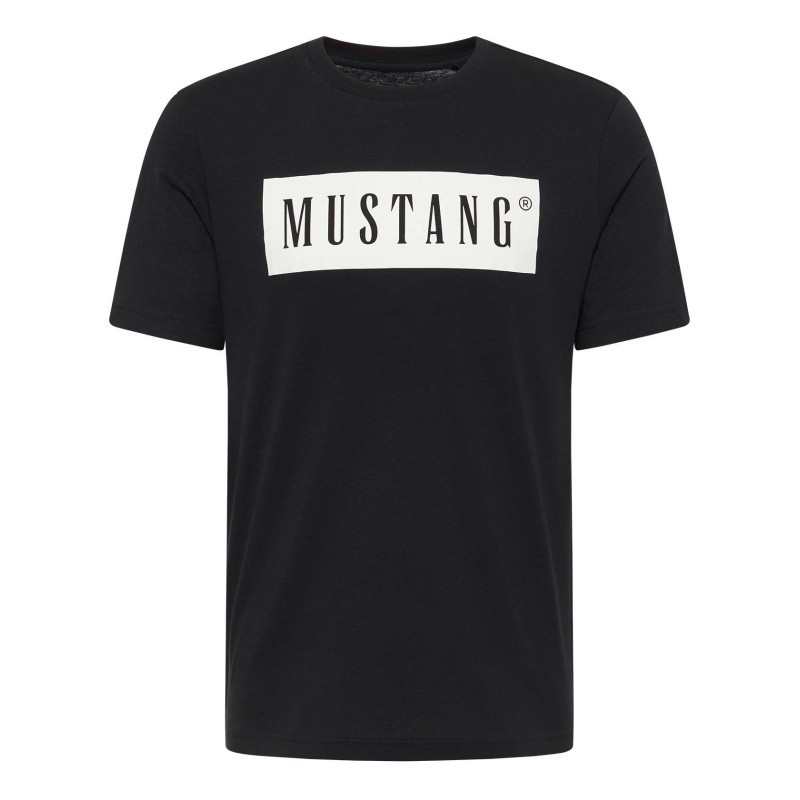 Mustang - T-shirt Manches Courtes Austin En Coton Noir Avec Logo Blanc Imprimé Et Col Rond - Noir Mustang - T-shirt Manches Courtes Austin En Coton Noir Avec Logo Blanc Imprimé Et Col Rond - Noir