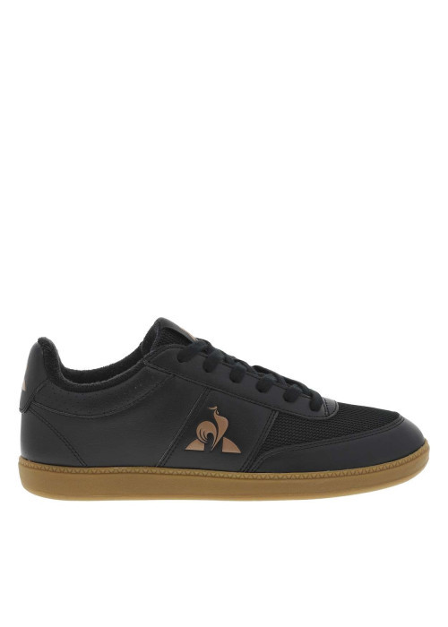 Baskets tennis noires à talon plat et à lacets plats avec logo marron