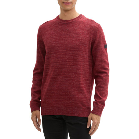 Pull bordeaux uni avec un col rond à coupe...