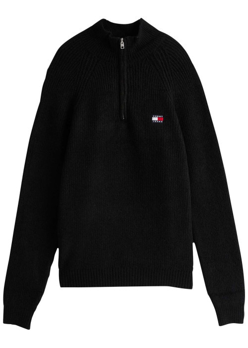 Pull noir uni avec une coupe droite, col camionneur et à manches longues