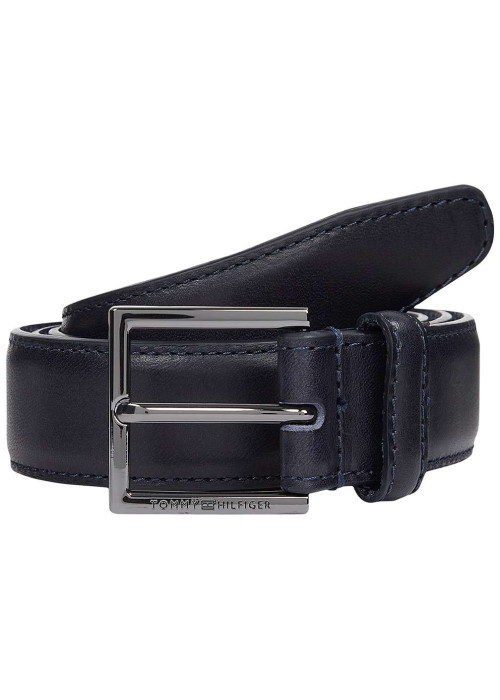 Ceinture marine unie en cuir avec un passant et une boucle au nom de la marque