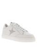 Thumbnail Tennis en cuir blanches plates et à lacets élastiqués avec trous d'aérations - Image 3