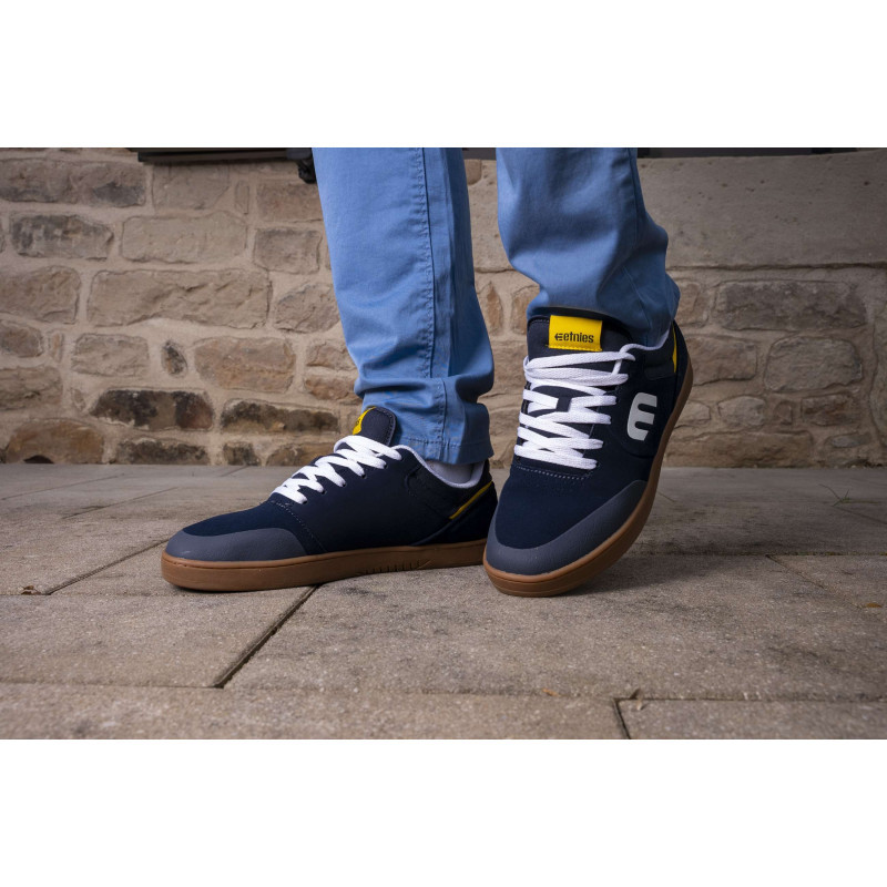 Levi's® - Blouson En Jean Bleu Uni Avec Une Coupe Droite Et Un Col à Capuche - Bleu