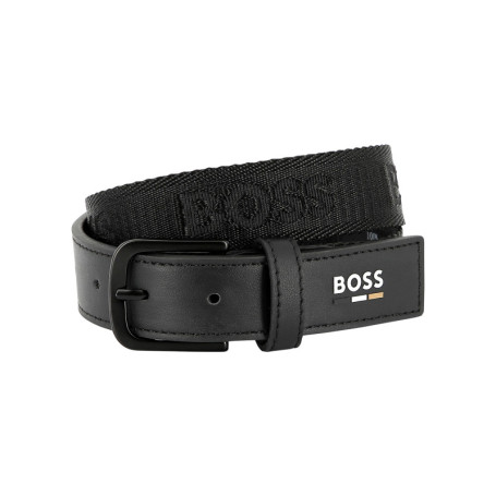 Ceinture en cuir noire unie avec une boucle...
