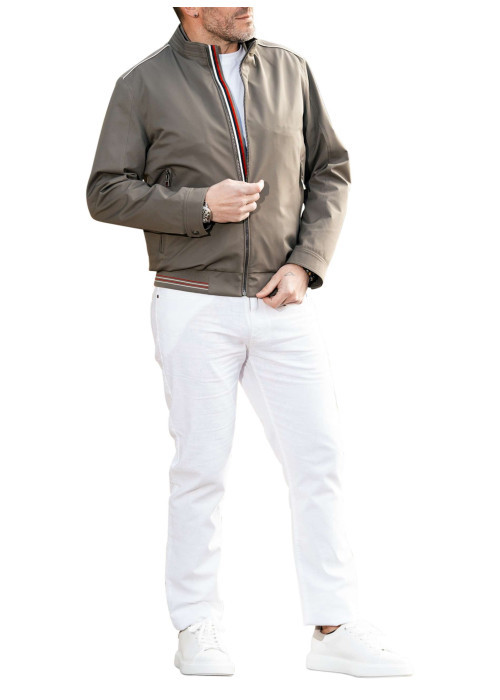 Blouson kaki uni avec une coupe droite un col montant et une fermeture zippée