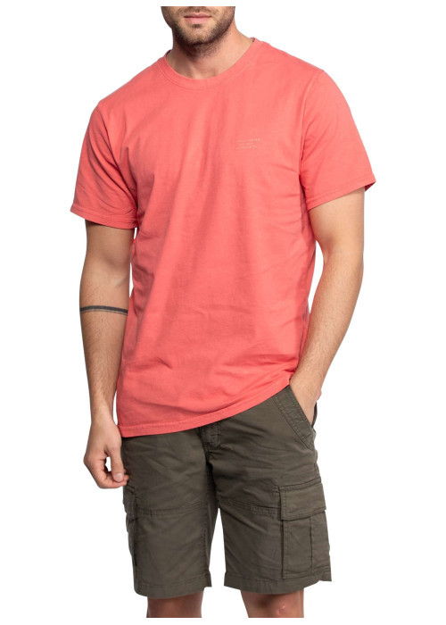 T-shirt en coton corail uni à col rond avec une petite écriture ton sur ton