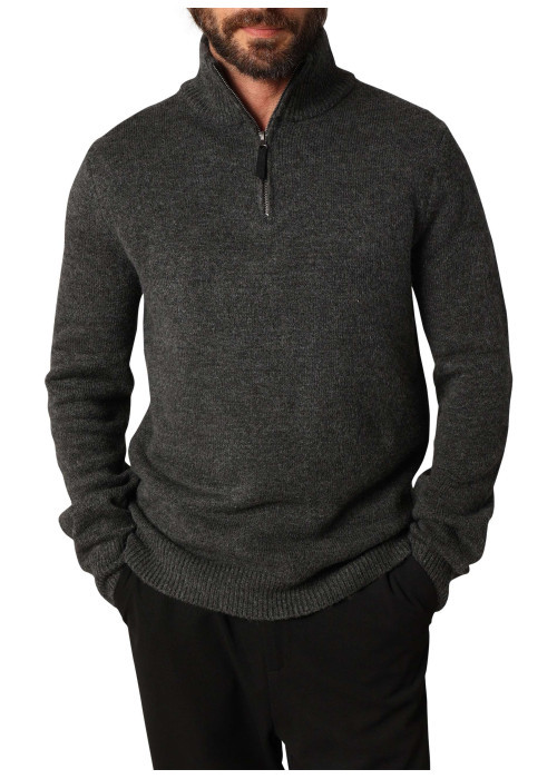 Pull gris uni avec un col camionneur zippé et des manches longues