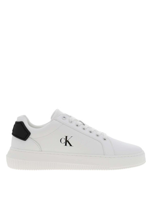 Tennis Malmo en cuir blanches avec semelle à talon plat et à lacets