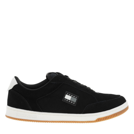 Tennis en cuir noires avec semelle à talon plat...
