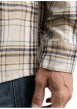 Thumbnail Chemise en coton beige à motif écossais pourvue d'une boutonnière - Image 4