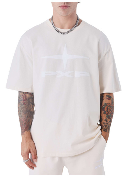 T-shirt écru avec un imprimé sur le torse un col rond et des manches courtes
