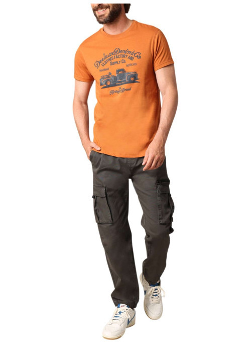 T-shirt en coton ocre avec un col rond et des manches courtes