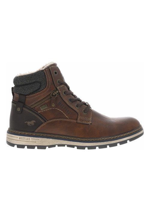Bottines cognac à talon plat pourvues d'une...