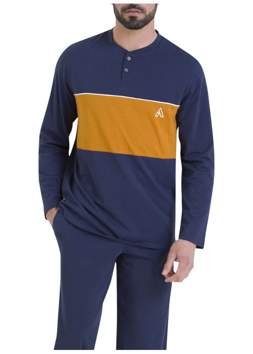 Pyjama en coton marine pourvu d'un col boutonné et de manches longues