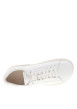 Thumbnail Tennis blanches en cuir à talon plat avec renfoncement effet copeaux et à lacets - Image 5