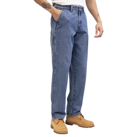 Jean en coton bleu délavé avec une coupe droite...