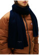 Thumbnail Écharpe en coton biologique noire unie avec un patch de la marque brodé - Image 4