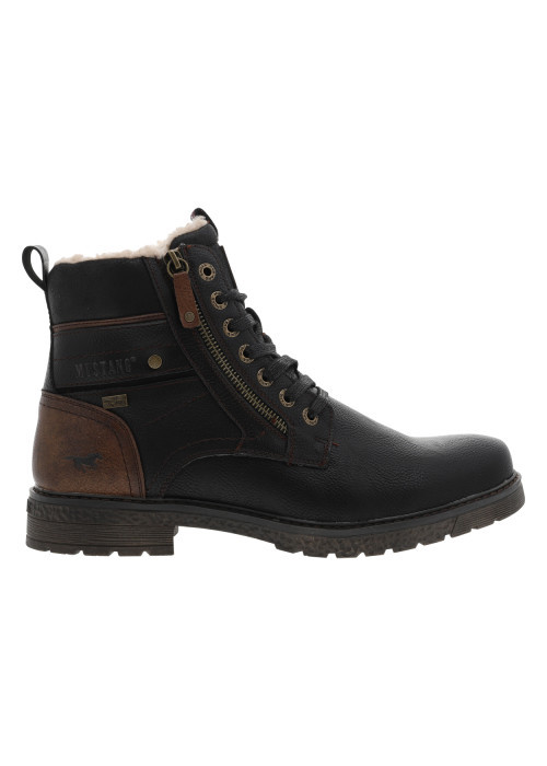 Bottines noires avec une doublure en maille...