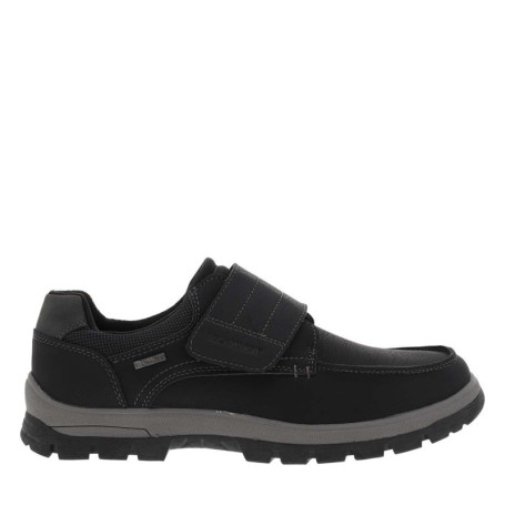 Baskets noires avec un talon plat et une bande...