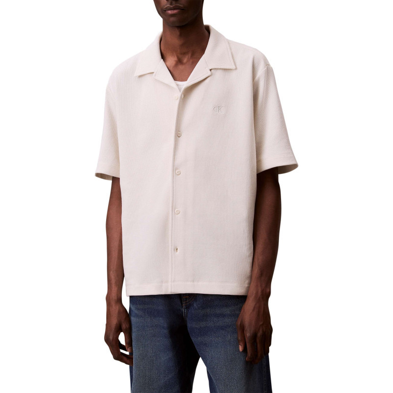 Calvin Klein Jeans - Chemise En Coton écrue Unie Avec Une Coupe Droite Et Un Col Cubain - Beige Calvin Klein Jeans - Chemise En Coton écrue Unie Avec Une Coupe Droite Et Un Col Cubain - Beige