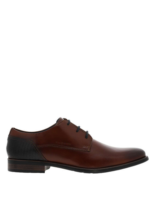 Derbies cognac en cuir avec un talon plat et des lacets ronds