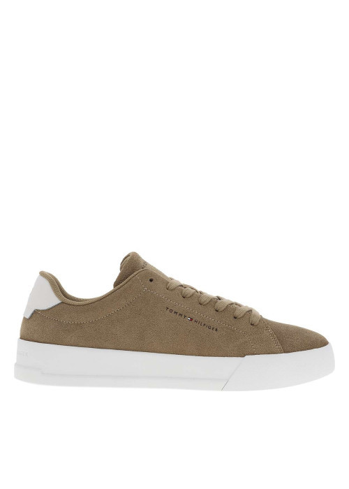 Tennis sable en cuir et doux au toucher avec un talon plateau et des lacets