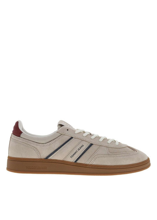 Tennis en cuir sable à talon plat avec des lacets et un revêtement doux