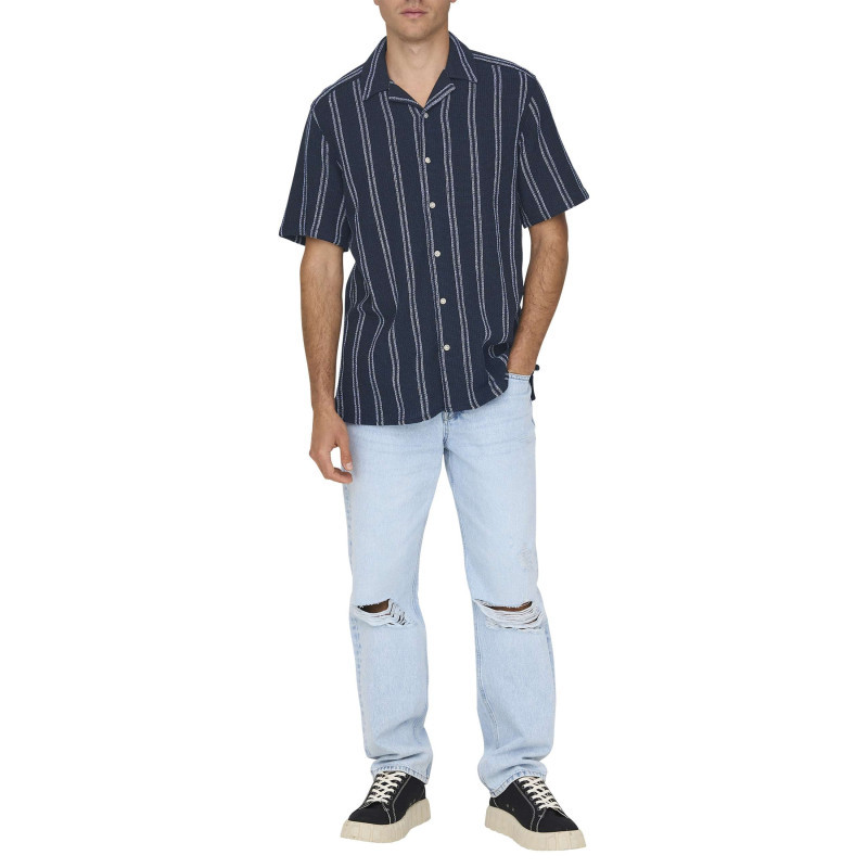 Only&sons - Chemise Marine à Rayures Avec Une Coupe Droite Et Un Col à Revers - Bleu Foncé Only&sons - Chemise Marine à Rayures Avec Une Coupe Droite Et Un Col à Revers - Bleu Foncé