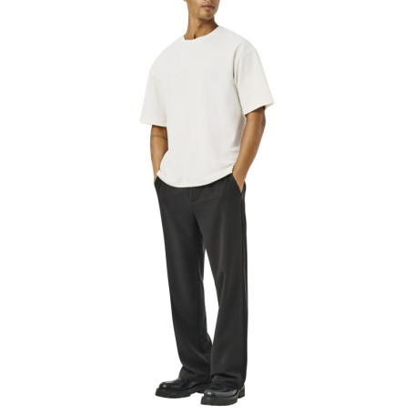 T-shirt blanc uni avec une coupe droite et des...
