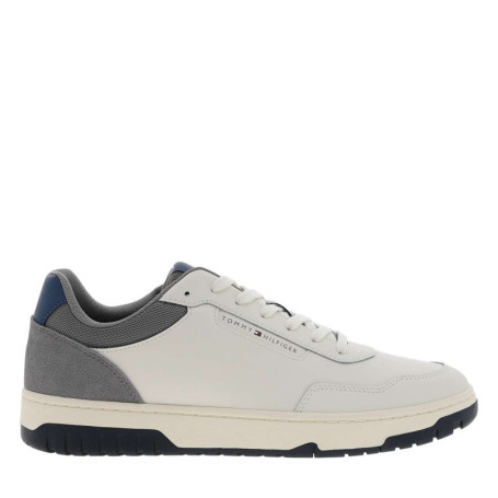 Tennis grises à talon plat avec un patch de la...