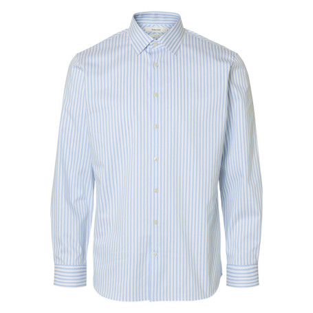 Chemise bleue à rayures avec un col boutonné et...