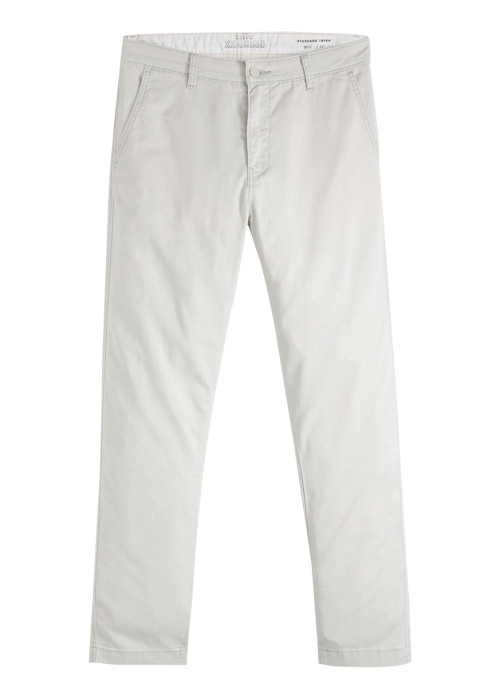 Pantalon chino beige à coupe slim pourvu du patch de la marque