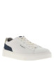 Thumbnail Sneakers blanches à talon plat avec un contrefort en cuir nubuck vert - Image 3