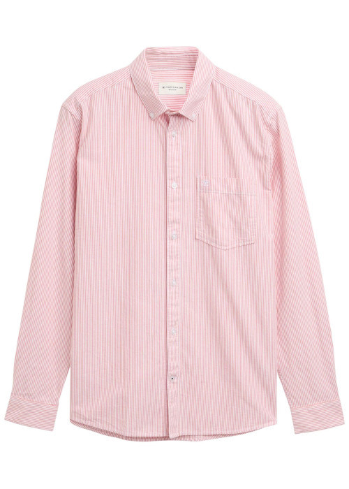 Chemise en coton rose à rayures avec une coupe droite et un col boutonné