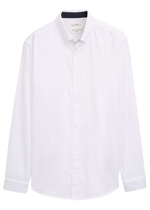 Chemise blanche uni avec un col boutonné et des manches longues