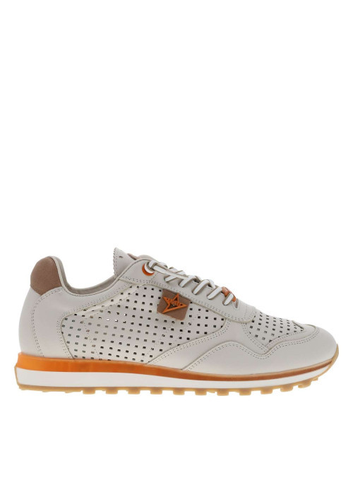 Baskets running en cuir blanches à talon plat avec des aérations sur le pourtour