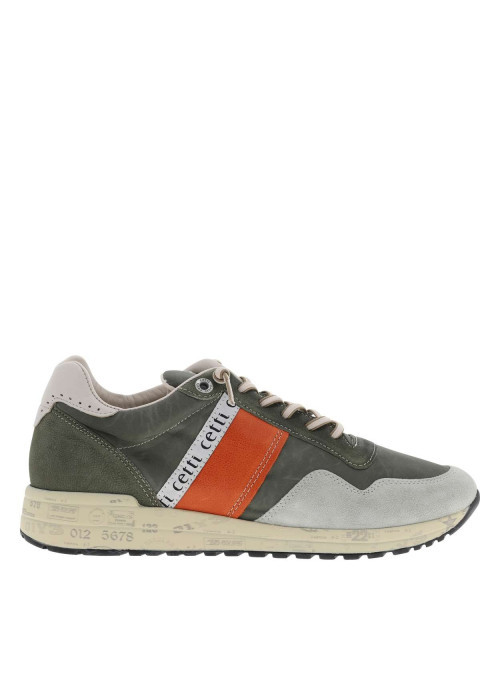 Baskets running en cuir kaki avec des motifs sur la semelle et des lacets ronds