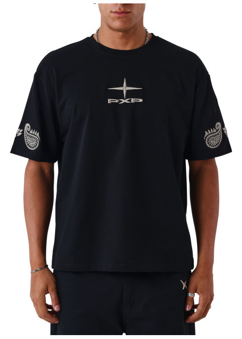 T-shirt noir uni avec une coupe droite et des...