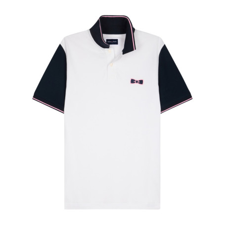 Polo en coton blanc uni avec une coupe droite...