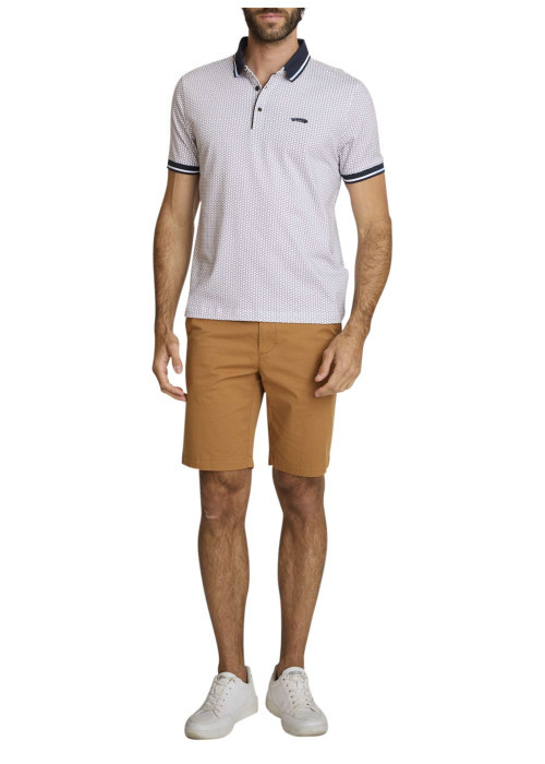 Polo en coton écru à motifs avec une coupe droite et un col boutonné