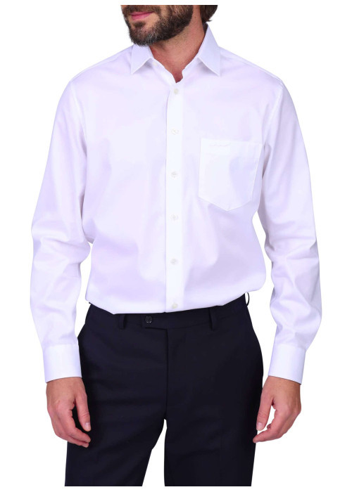 Chemise blanche unie en coton avec une coupe droite et un col à revers