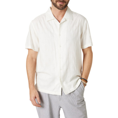 Chemise blanche unie pourvue d'une coupe droite...