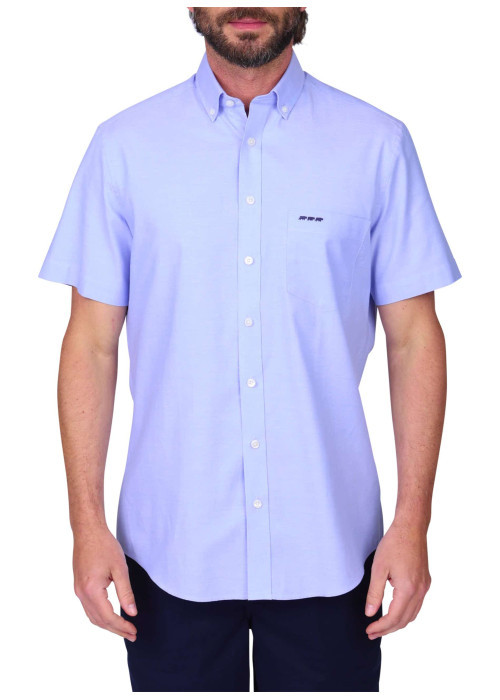 Chemise en coton bleu ciel unie avec unecoupe droite et un col boutonné