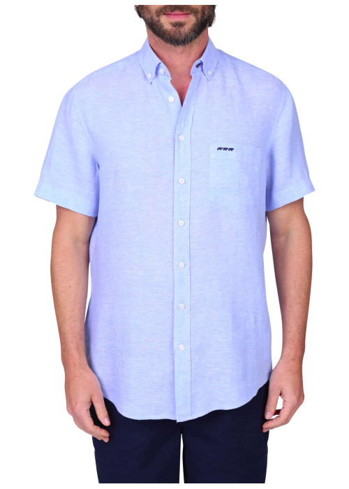 Chemise en lin bleu ciel unie avec une coupe droite et un col boutonné