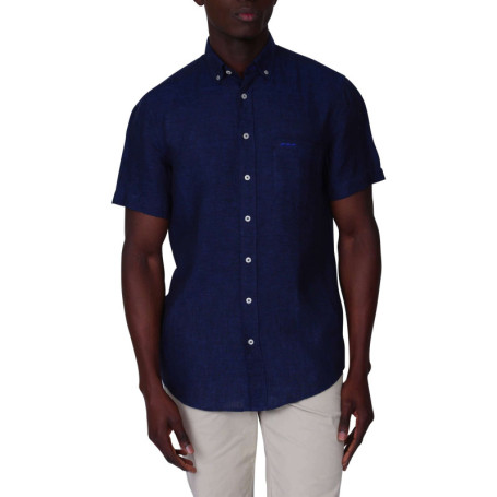 Chemise en lin indigo unie avec une coupe...